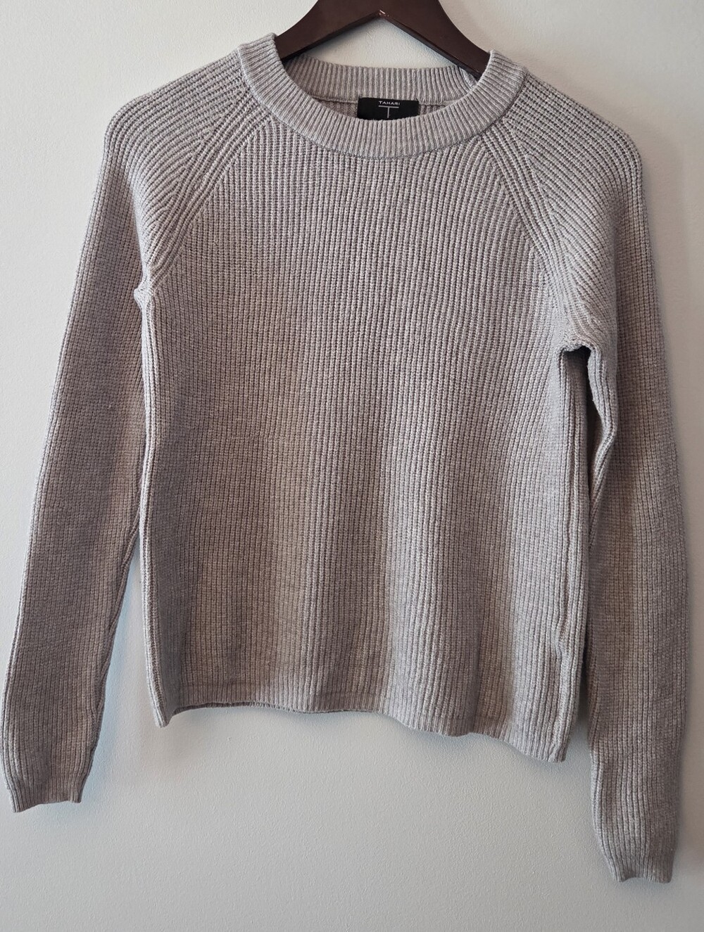 Tahari Women's Vertical Ribbed Knit Grey Crewneck Sweater Size L